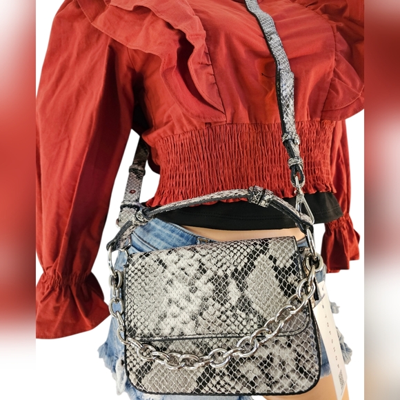 Topshop Catlin Snake Print Mini Crossbody Bag with Chain Strap - Picture 4 of 9